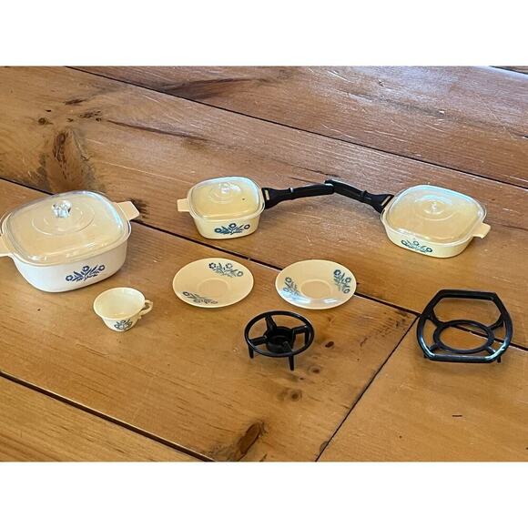 Vintage lot of 18 Pyrex kids cooking kitchen set. Pans. Casserole. etc. - Picture 4 of 8